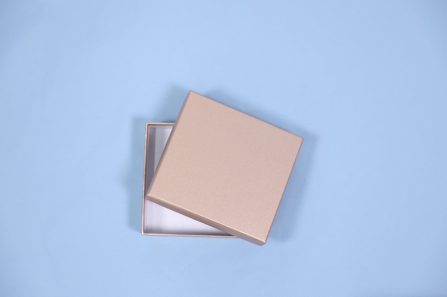 Portable Travel Jewelry Case Pouches for Crystals Bracelets Rings—White Tassel