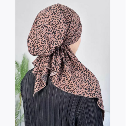 Non-Slipping Headscarf With An Elastic Band